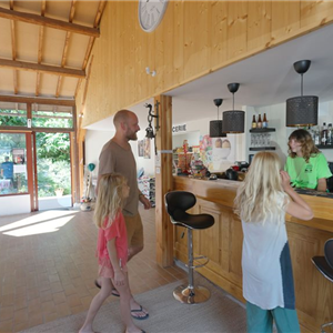 3-star campsite on the banks of the Tarn in Aveyron at Mostuejouls